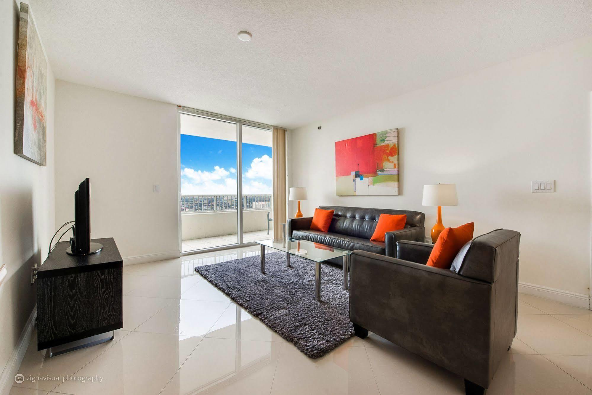 Churchill Suites Miami Brickell - One Broadway מראה חיצוני תמונה