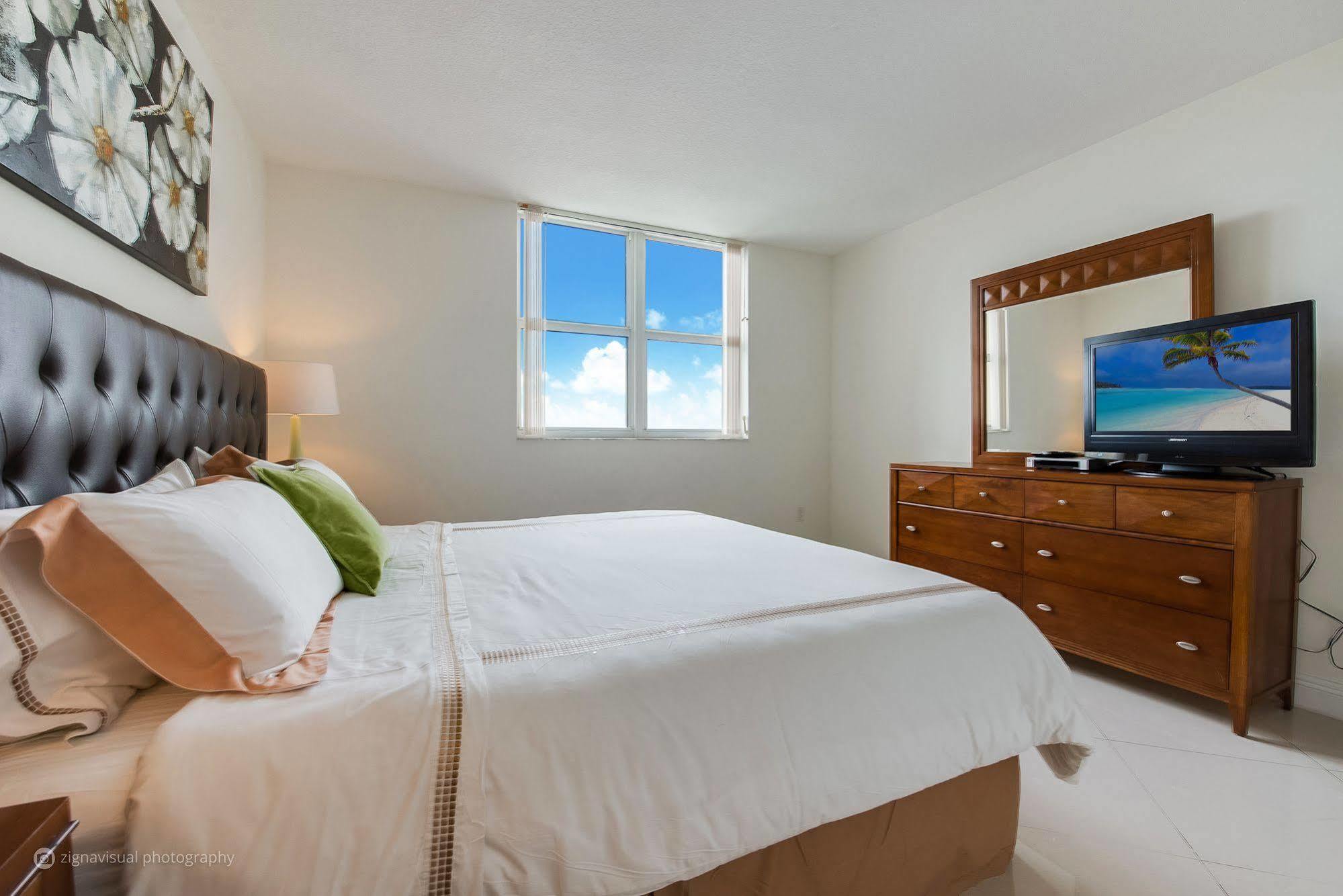 Churchill Suites Miami Brickell - One Broadway מראה חיצוני תמונה